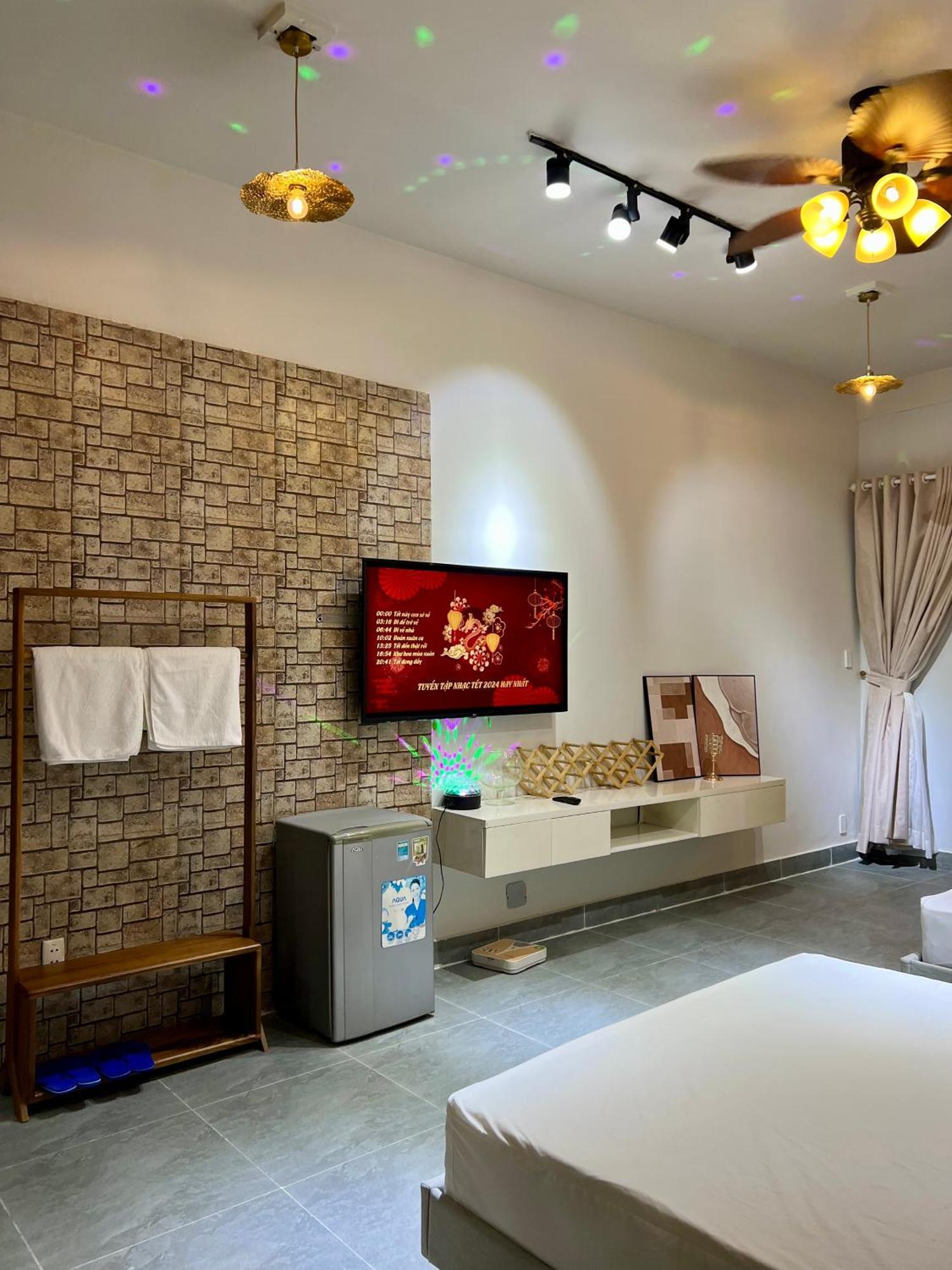 Vintage In Heart D1 With Large Balcony - View, Near Buivien Street Ở trọ TP. Hồ Chí Minh